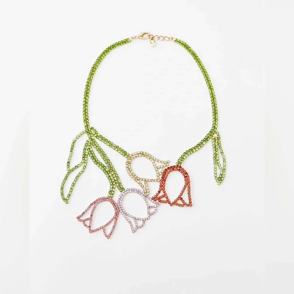 NWT. Zara Special Edition Gold Metal Tulip Necklace.